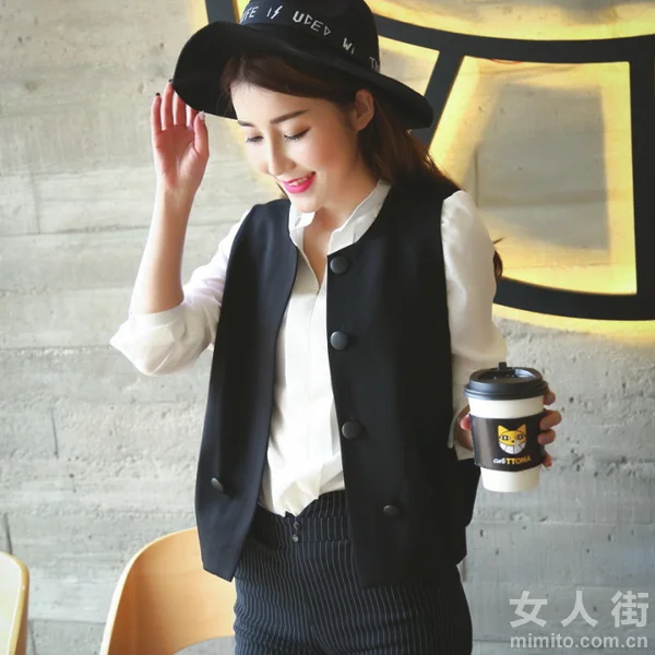 穿上百搭的马甲，做个时髦帅气girl