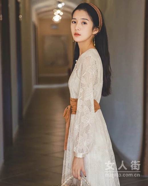 文艺范儿小仙女们秋天都这样穿