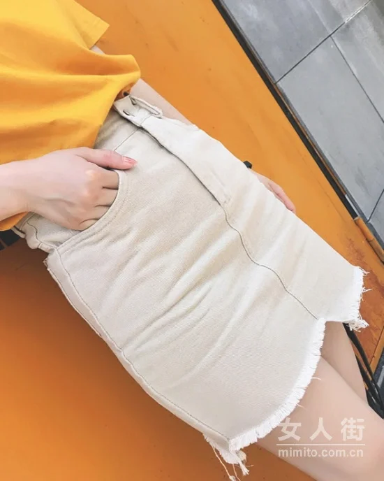 大腿粗没得穿？牛仔裙让你变瘦变美