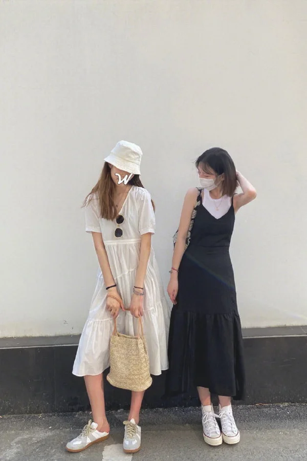 清爽舒适的夏日闺蜜穿搭示范