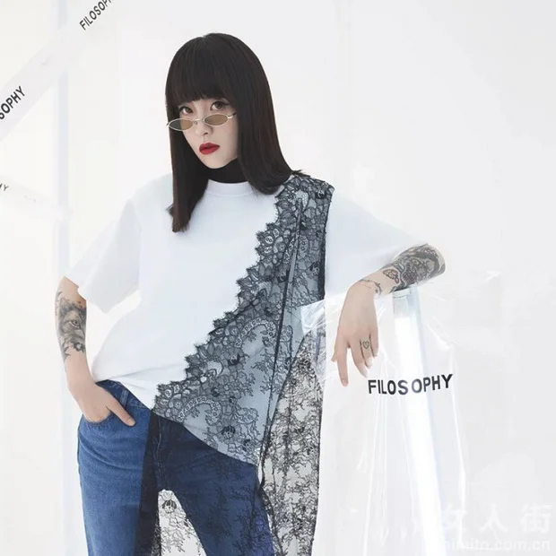 今夏流行指南，欧美风T恤的百变风格