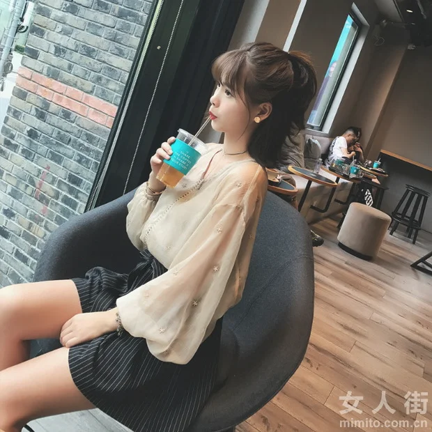 炎炎夏日少女风，雪纺衬衫带来凉意