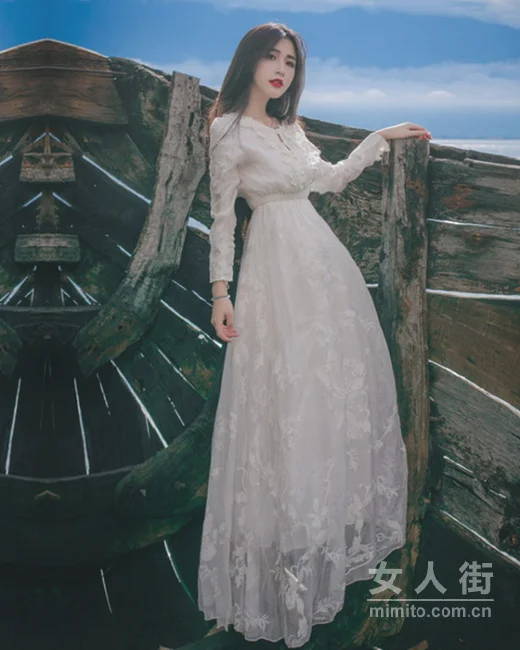 飘逸连衣裙，秋高气爽之感扑面而来