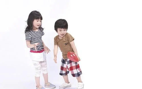 孩子不会穿衣怎么办_小孩穿衣搭配