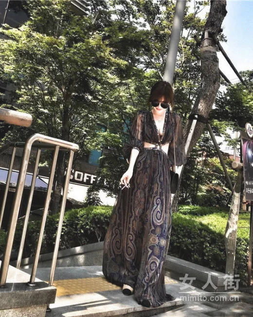 飘逸连衣裙，秋高气爽之感扑面而来