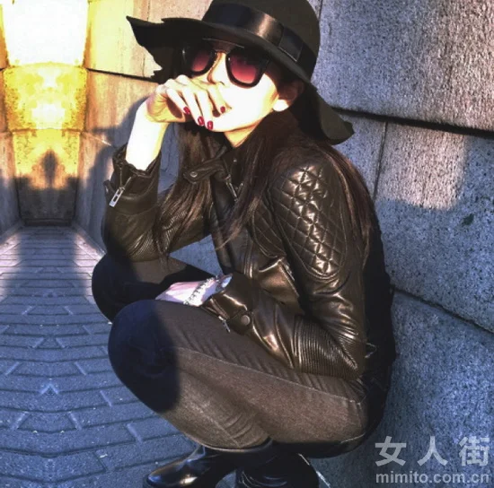 今冬穿的像邦女郎，机车皮衣显帅气