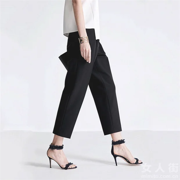 脖子以下全是腿 夏日“裤”girl穿搭示范