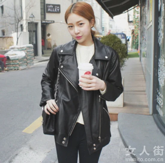 今冬穿的像邦女郎，机车皮衣显帅气