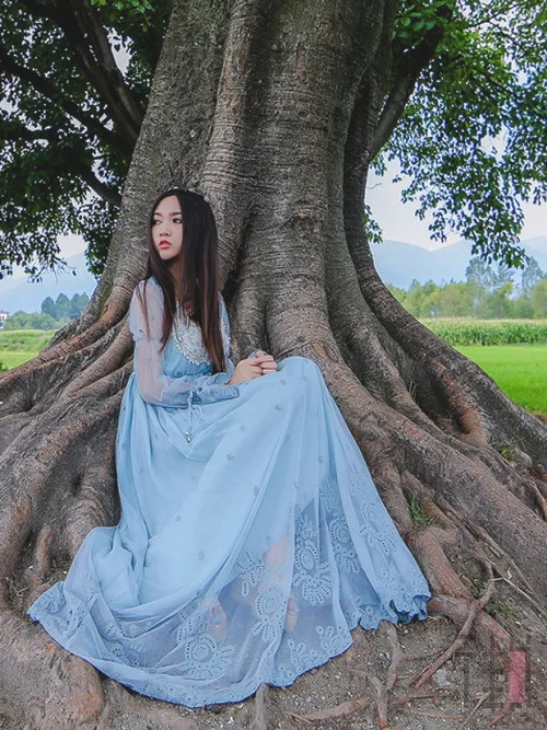 女人明媚的春天，怎少得了一条长裙