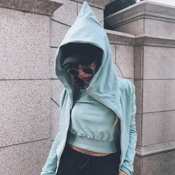 秋季卫衣选小一号,潮人都这样秀身材