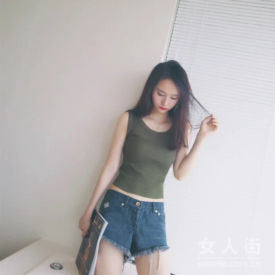 夏日小背心搭配，七月让你胸器毕露