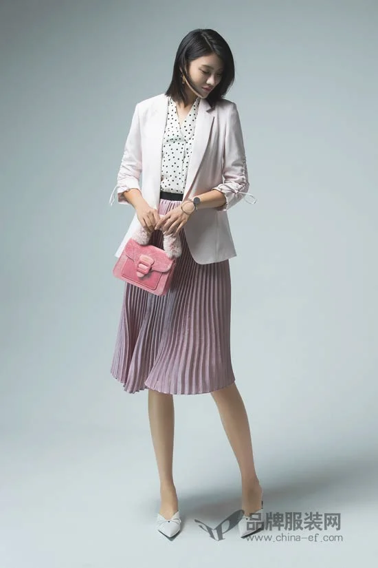 简越却不简单 气质基本款怎么搭都好看