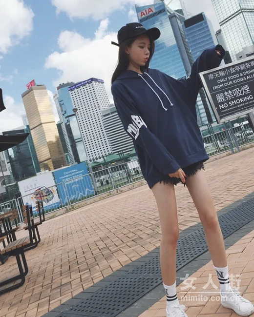 秋日卫衣秀，围住清纯活力美