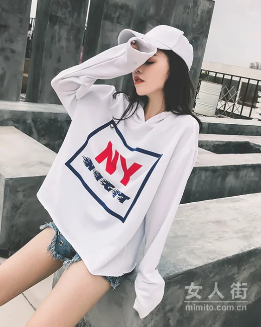 秋日卫衣秀，围住清纯活力美