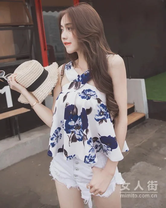 热到无计可施的炎夏，让吊带背心唱主角