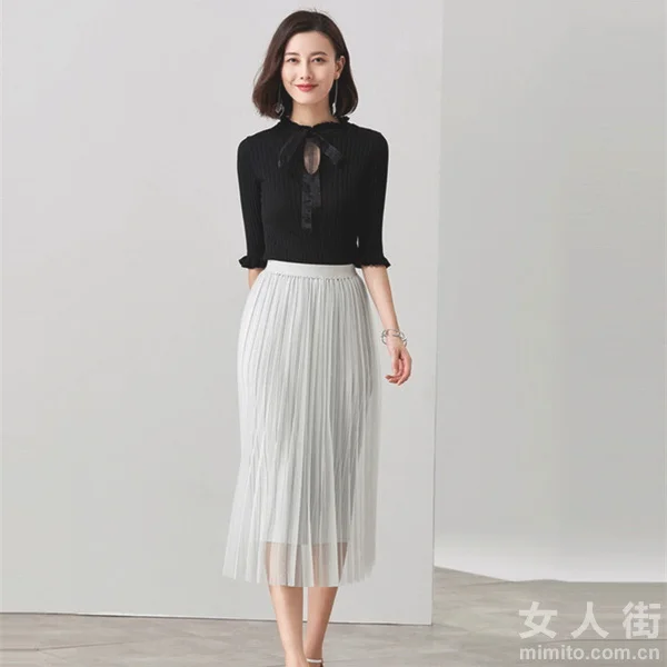 半身裙穿搭示范，塑造黄金比例美腿