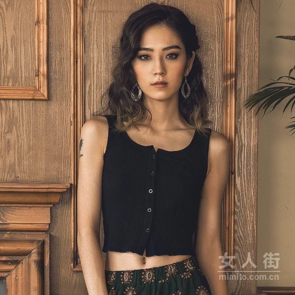 半身裙搭配的无限可能，今年复古潮流主角