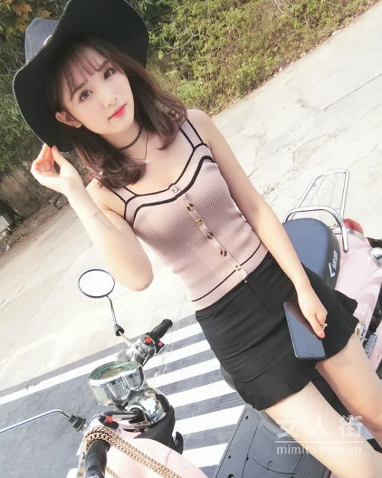 热到无计可施的炎夏，让吊带背心唱主角