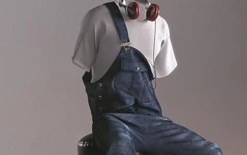 什么叫服装设计_服装设计师五个条件