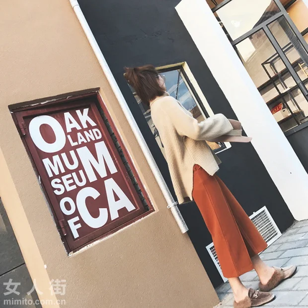 保暖又不显胖!时尚百褶阔腿裤是首选