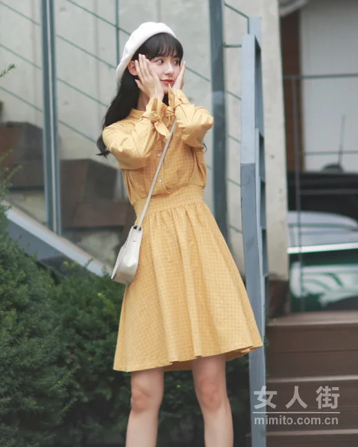 秋日里约会，无坚不摧的连衣裙