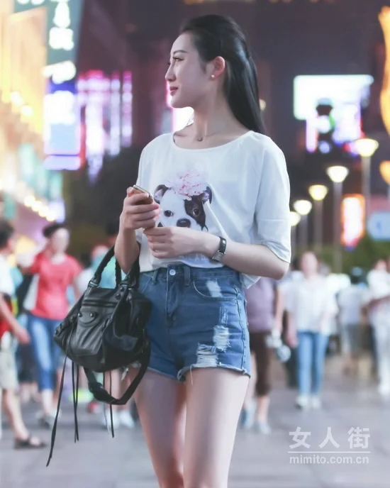 简单的清新牛仔裤，不简单的时尚经典