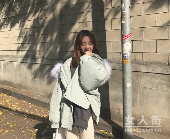 凛冽降温天，治愈系女生最爱超大毛领外套