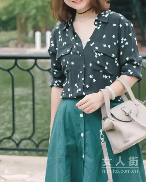 衬衫控的夏天，女生这样穿更撩人