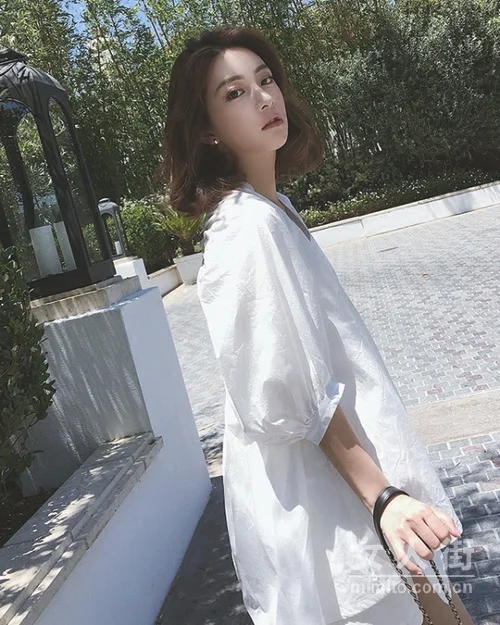 衬衫控的夏天，女生这样穿更撩人
