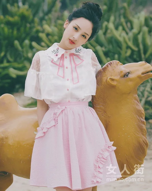 衬衫控的夏天，女生这样穿更撩人