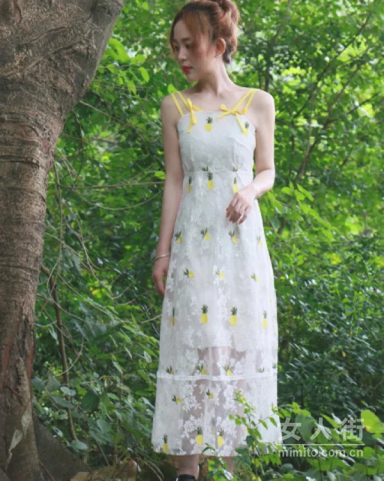Get吊带连衣裙，轻松展现女人魅力。