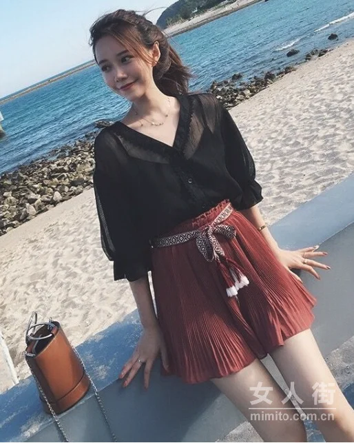 气质女孩爱雪纺，飘逸清凉又时髦