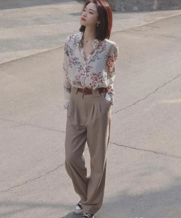 适合女老师穿的知性风格搭配示范