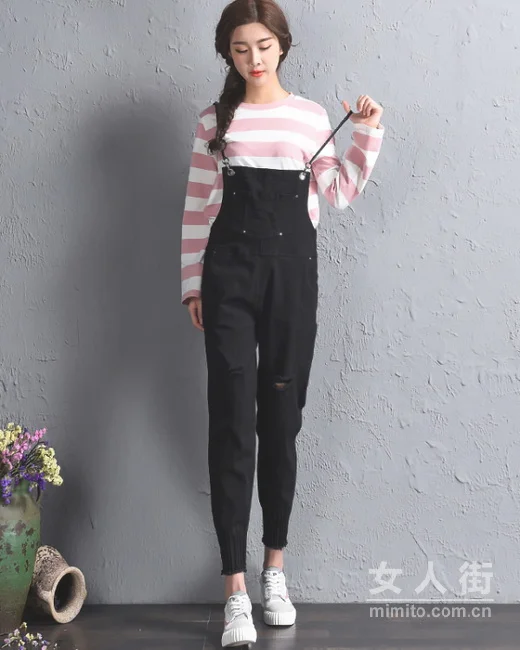 9月时髦搭配，减龄当选背带裤穿搭