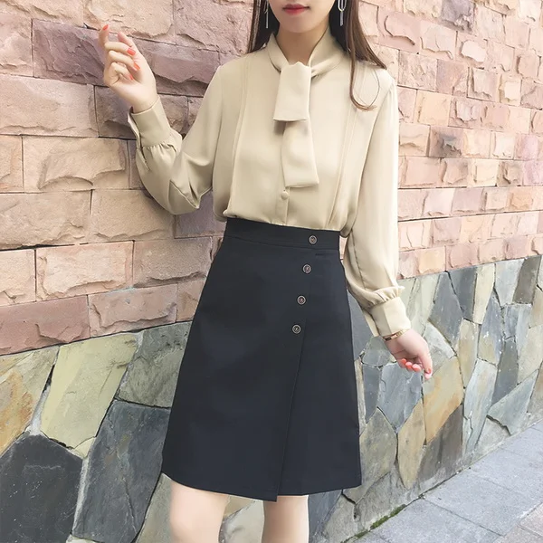 拒绝古板！撩人半裙搭配演绎职场女王范
