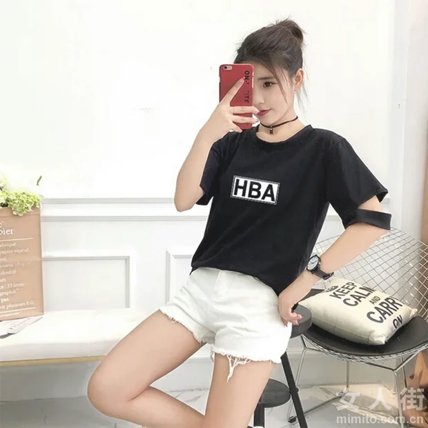 夏季出游,简约风T恤get穿搭小心机