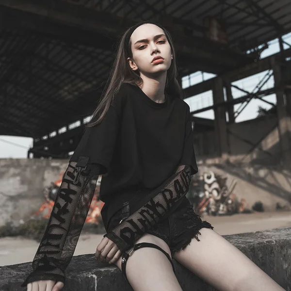 时髦女生秋装搭配，走在时尚前沿