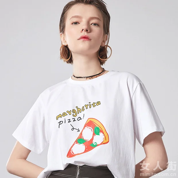 夏季出游,简约风T恤get穿搭小心机