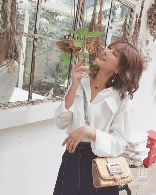 初秋搭配示范：长袖上衣魅力不逊吊带装！