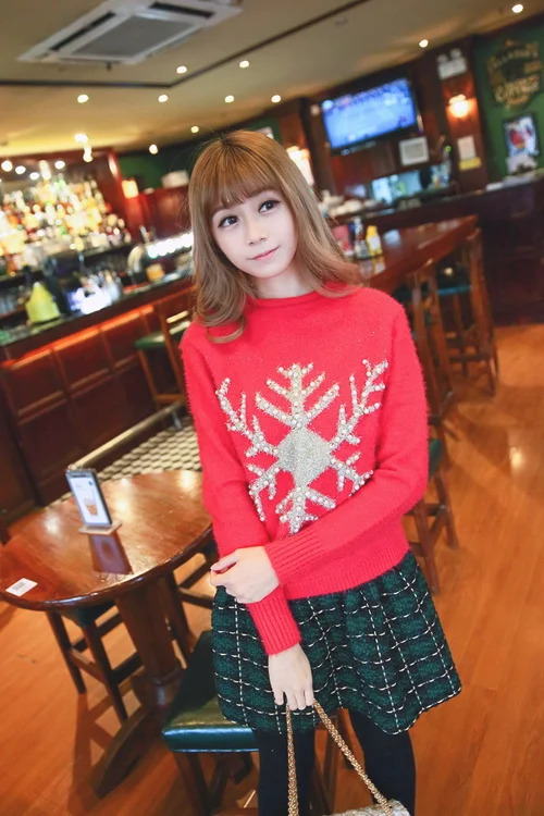 今年圣诞流行色：红色系服饰搭配篇