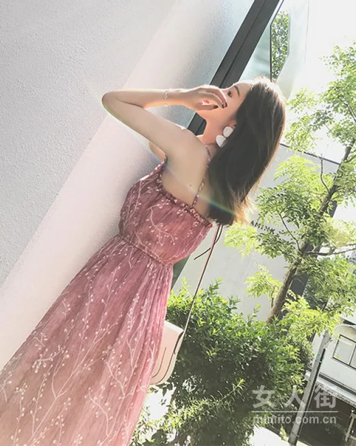 少女系碎花裙，浪漫甜美的夏天穿搭