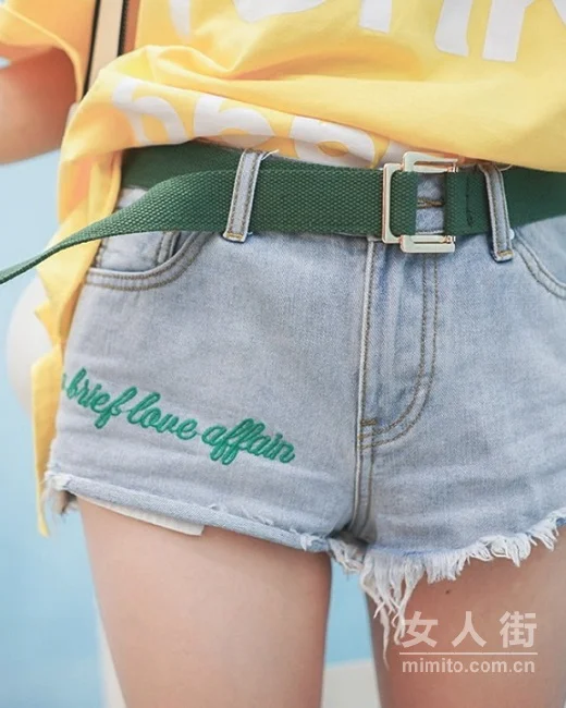 夏季美腿怎么秀？一条热裤全搭配示范！