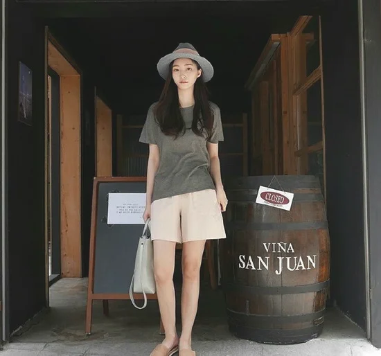 夏季绅士感十足的女生着装搭配方案