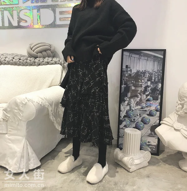 简约半身裙N种穿法，打造专属魅力