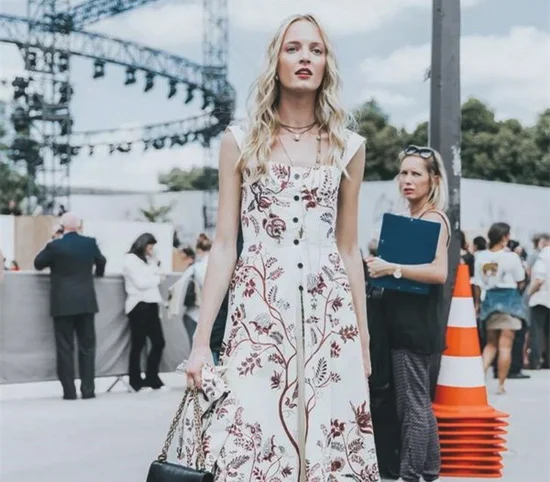 今天选对适合的裙子，才能更有韵味