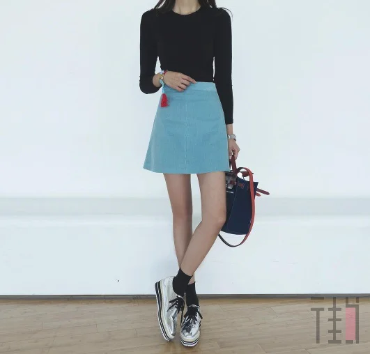 2019夏季女生超实用，简单色系气质搭配