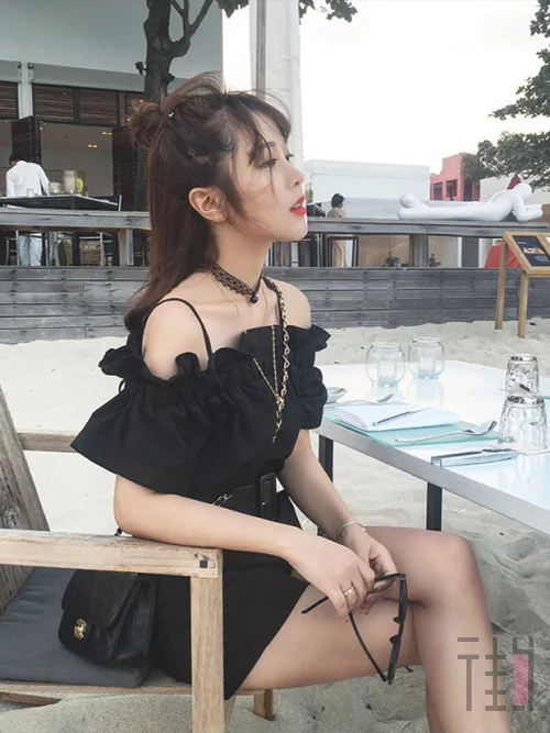 出门穿衣不会搭配？连体裤穿出大气场