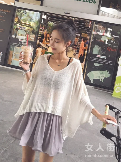 早秋不知道穿什么，姑娘看看罩衫搭配