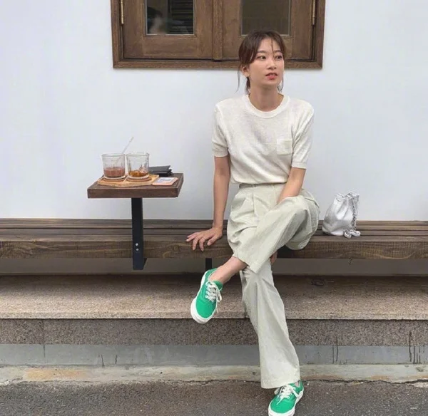简约气质宝妈的夏日基础色日常穿搭