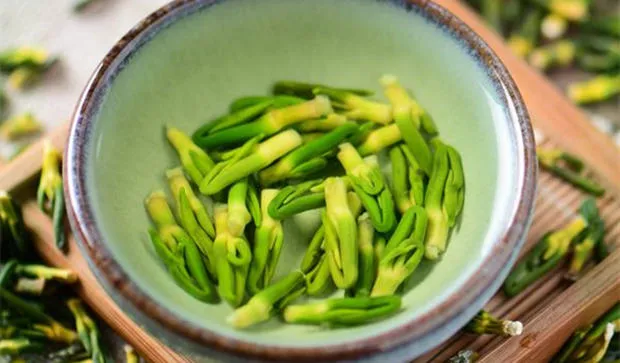 莲子心泡水的功效与作用